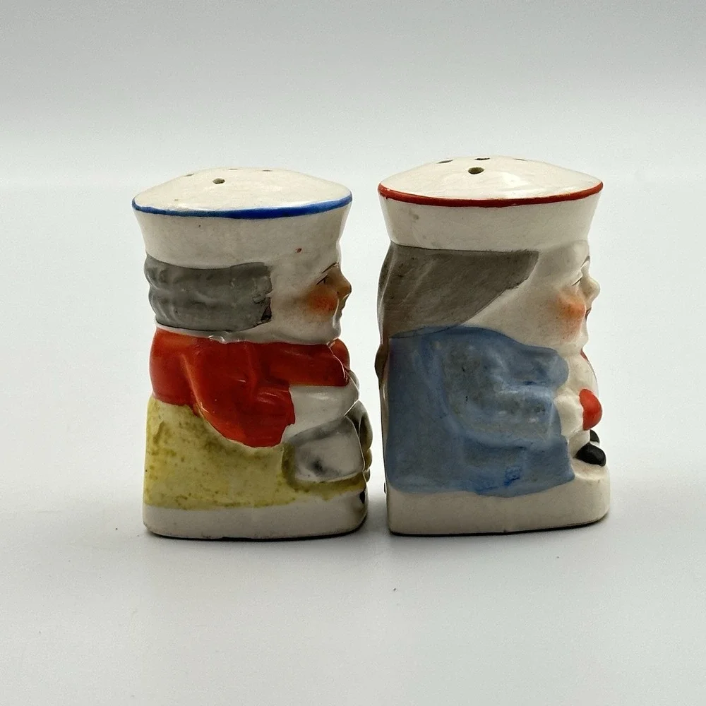Salt and Pepper Shakers Pair Vintage Toby Style  -‎ Made In Japan